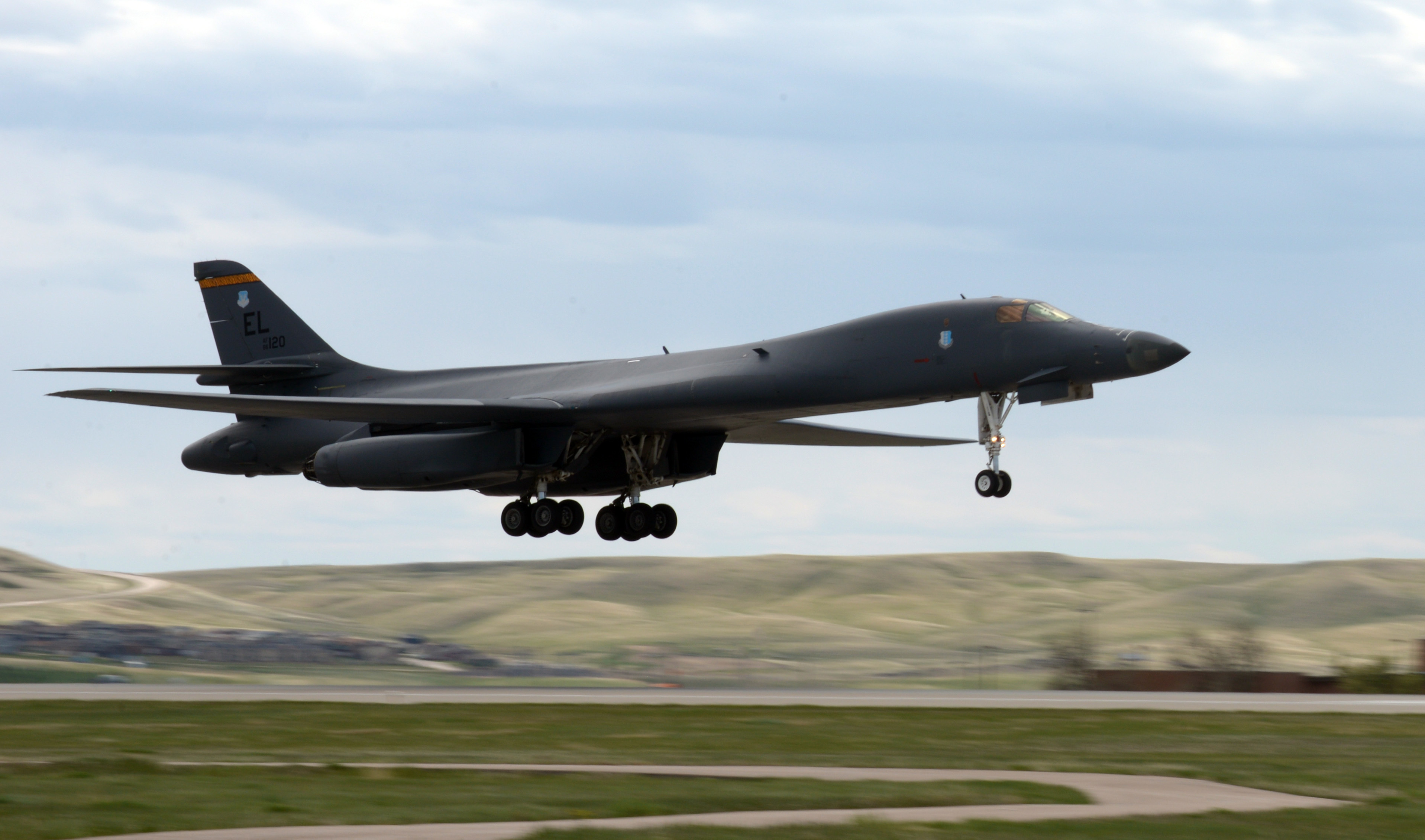 Free download high resolution image - free image free photo free stock image public domain picture -B-1 touches down