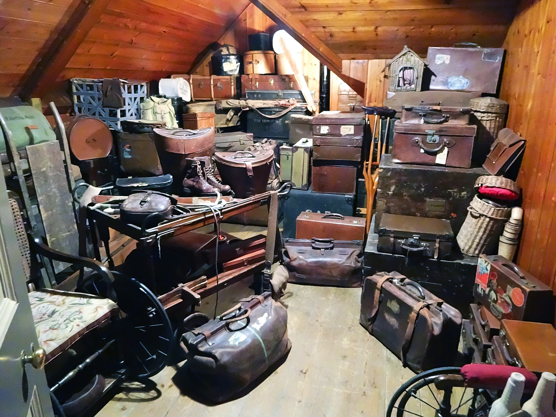 Free download high resolution image - free image free photo free stock image public domain picture -Vintage suitcases stacked for loading