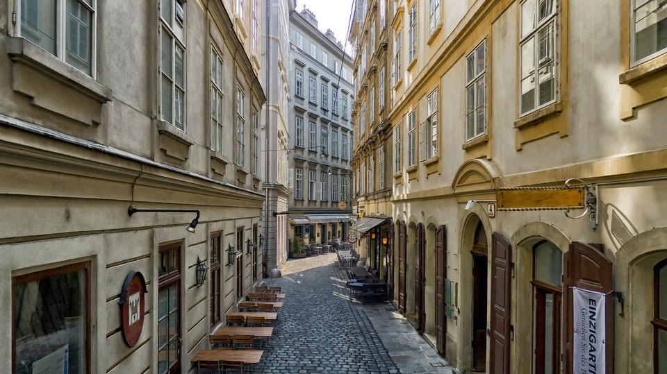 Free download high resolution image - free image free photo free stock image public domain picture  Urban shop between pedestrianized old town Vienna. Austria