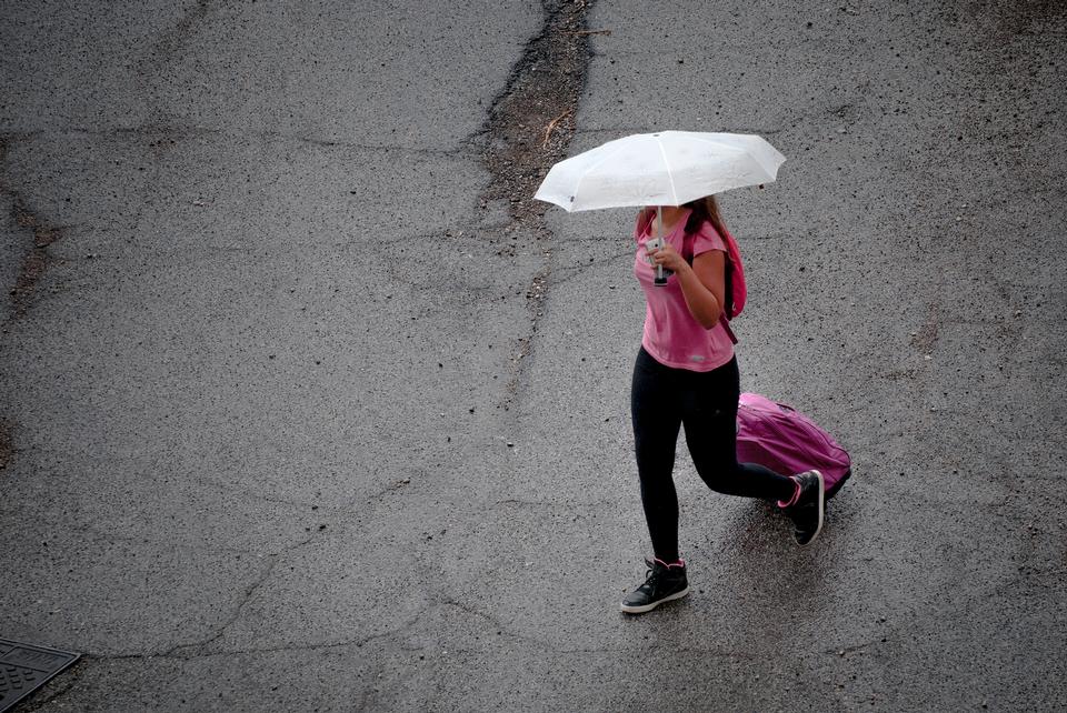 Free download high resolution image - free image free photo free stock image public domain picture  Woman hidden under umbrella