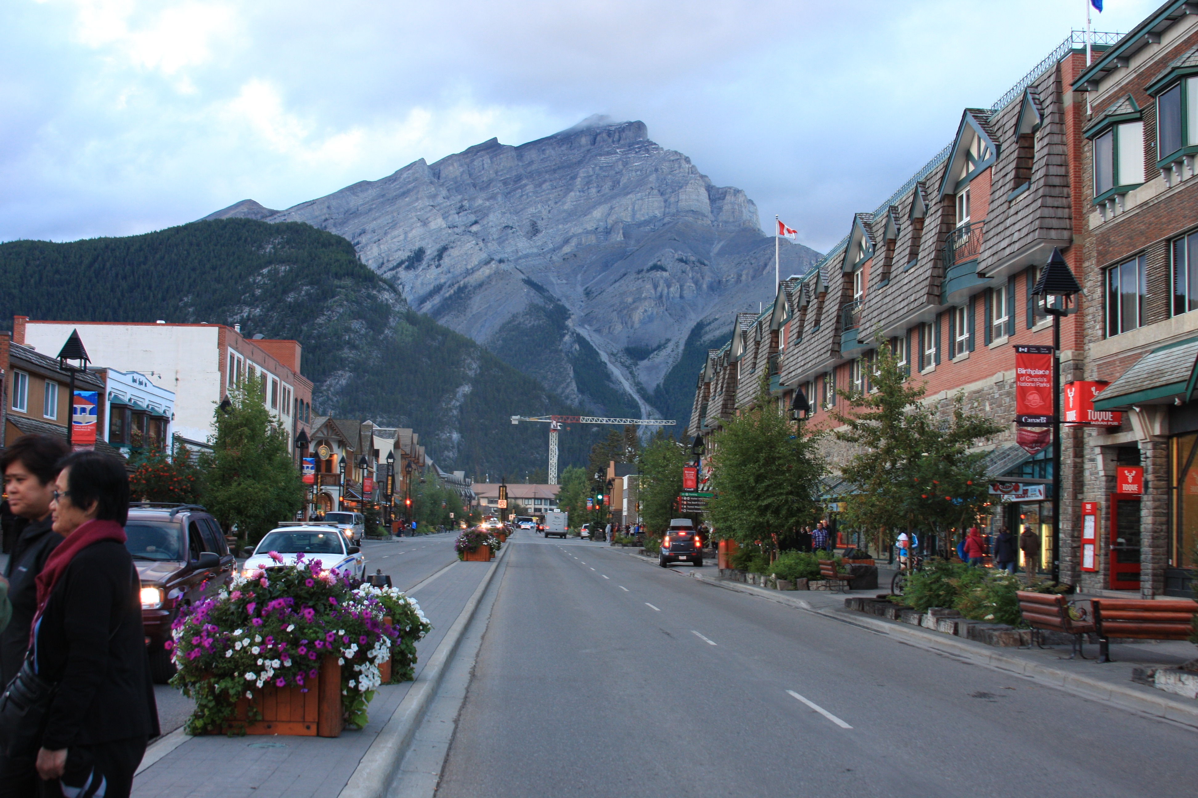 Free download high resolution image - free image free photo free stock image public domain picture -Tourist are shopping in Banff town