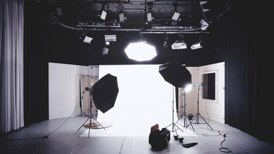 Free download high resolution image - free image free photo free stock image public domain picture  Studio with photographic equipment and a white backdrop