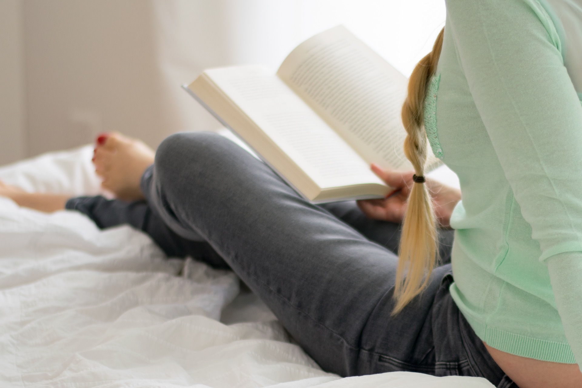 Free download high resolution image - free image free photo free stock image public domain picture -woman on the bed with book