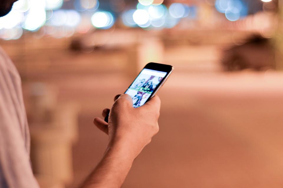 Free download high resolution image - free image free photo free stock image public domain picture  Close up of women's hands holding cell Phone