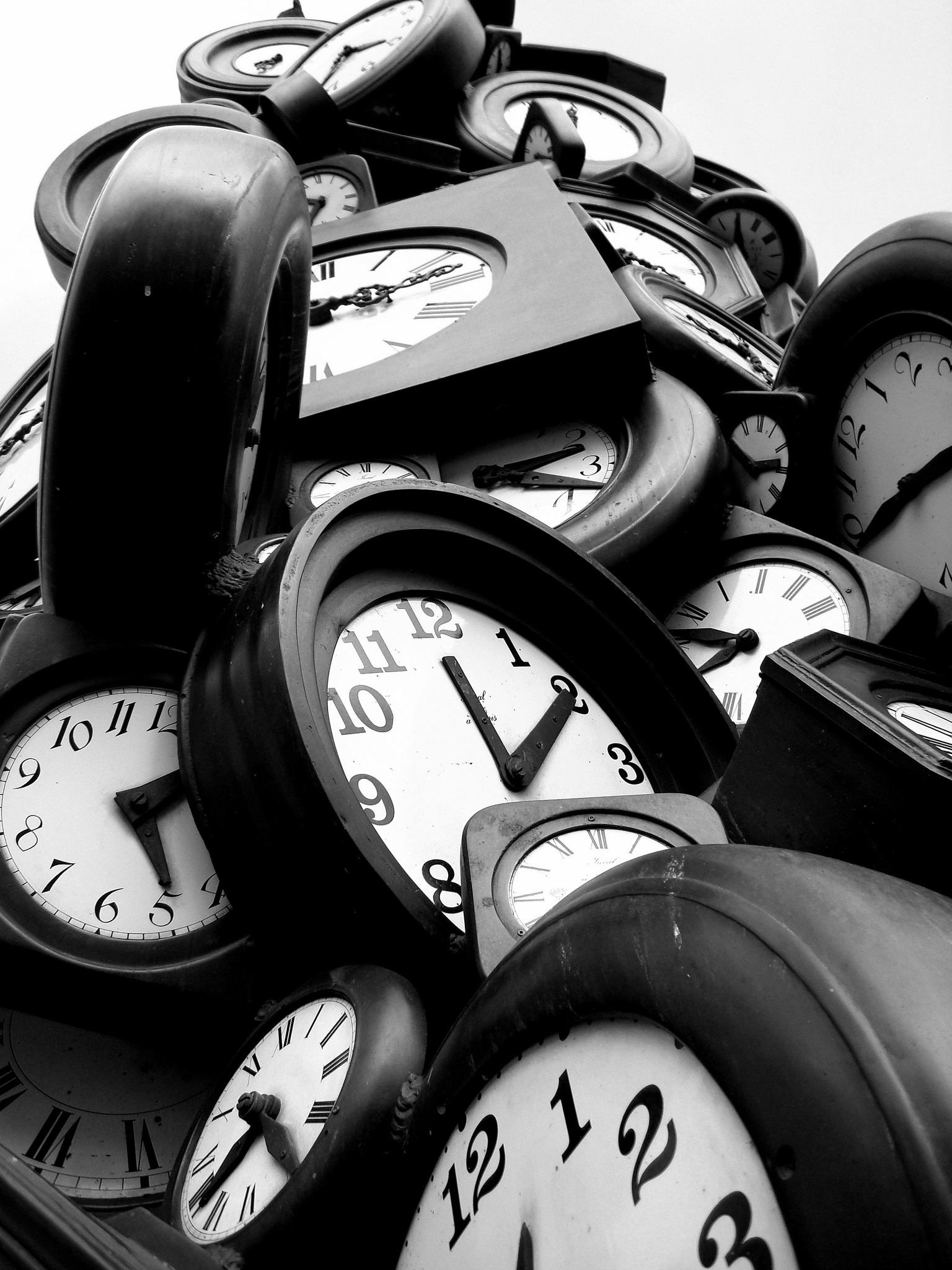 Free download high resolution image - free image free photo free stock image public domain picture -many clock on a gray background