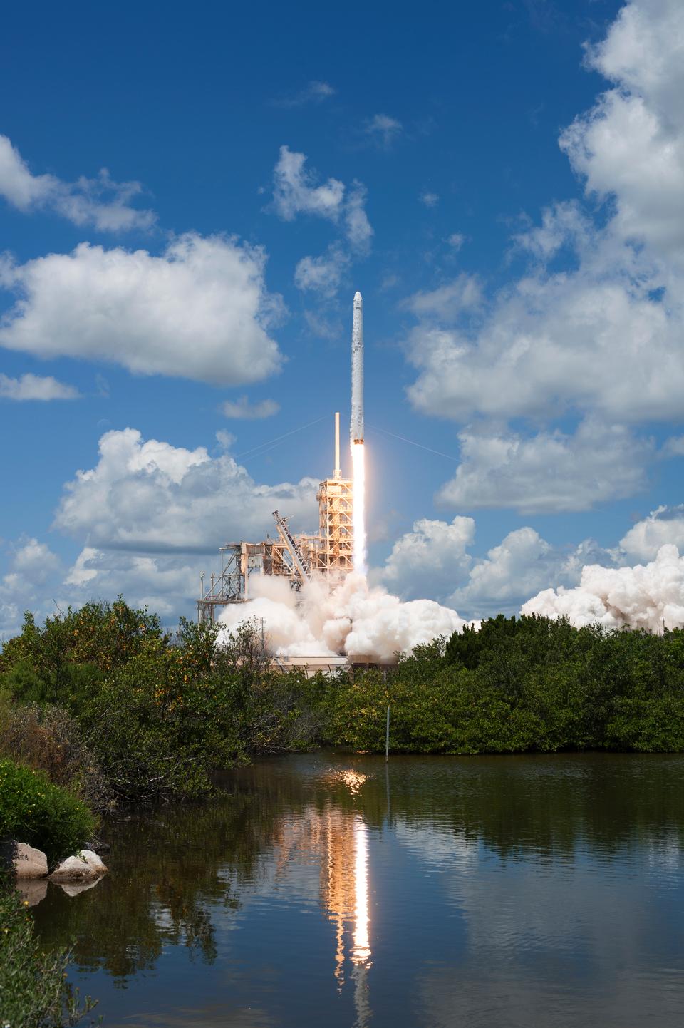 Free download high resolution image - free image free photo free stock image public domain picture  Falcon 9 launch vehicle lifts off Launch