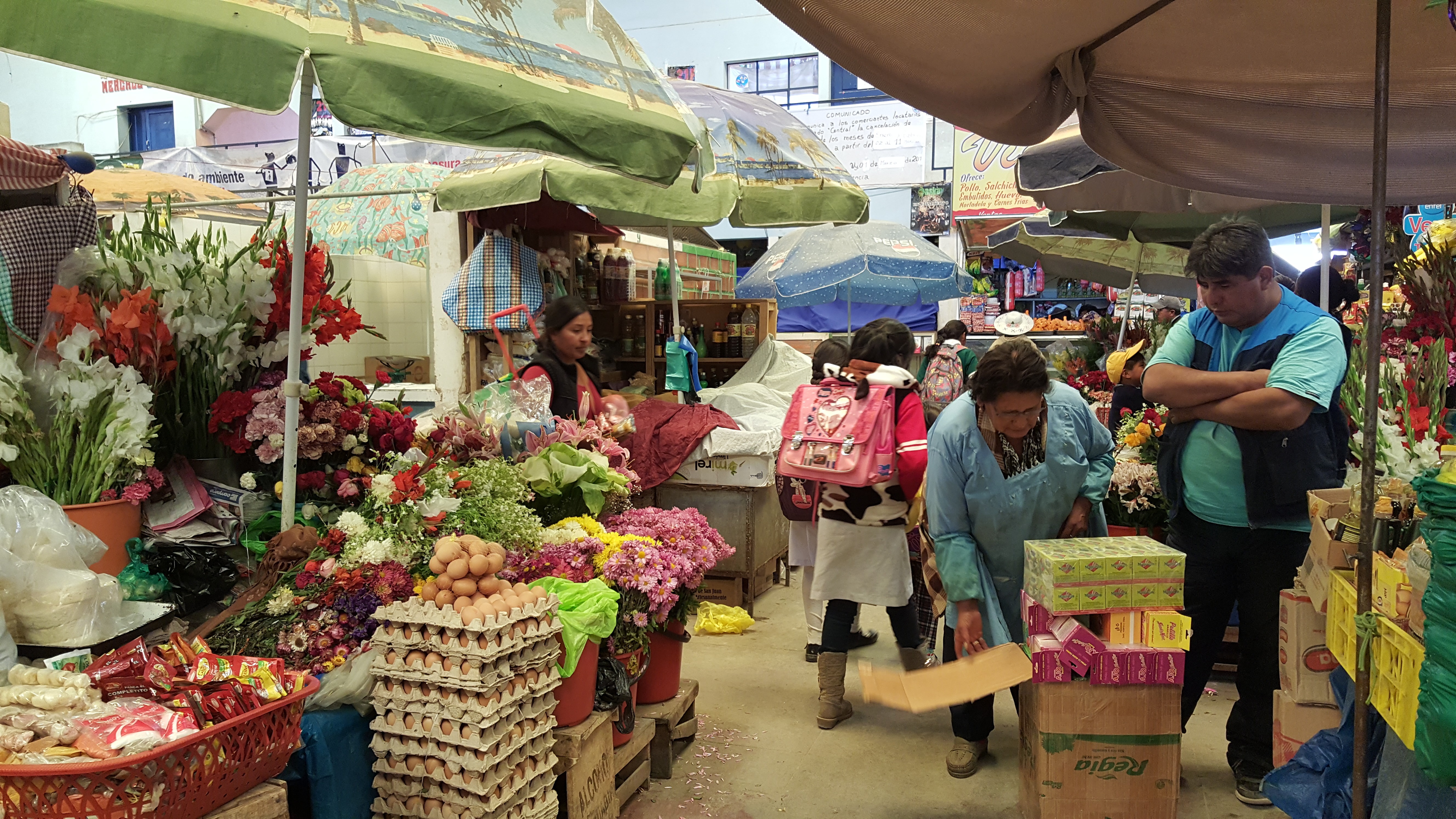 Free download high resolution image - free image free photo free stock image public domain picture -People selling and buying fruits at a market in the steets