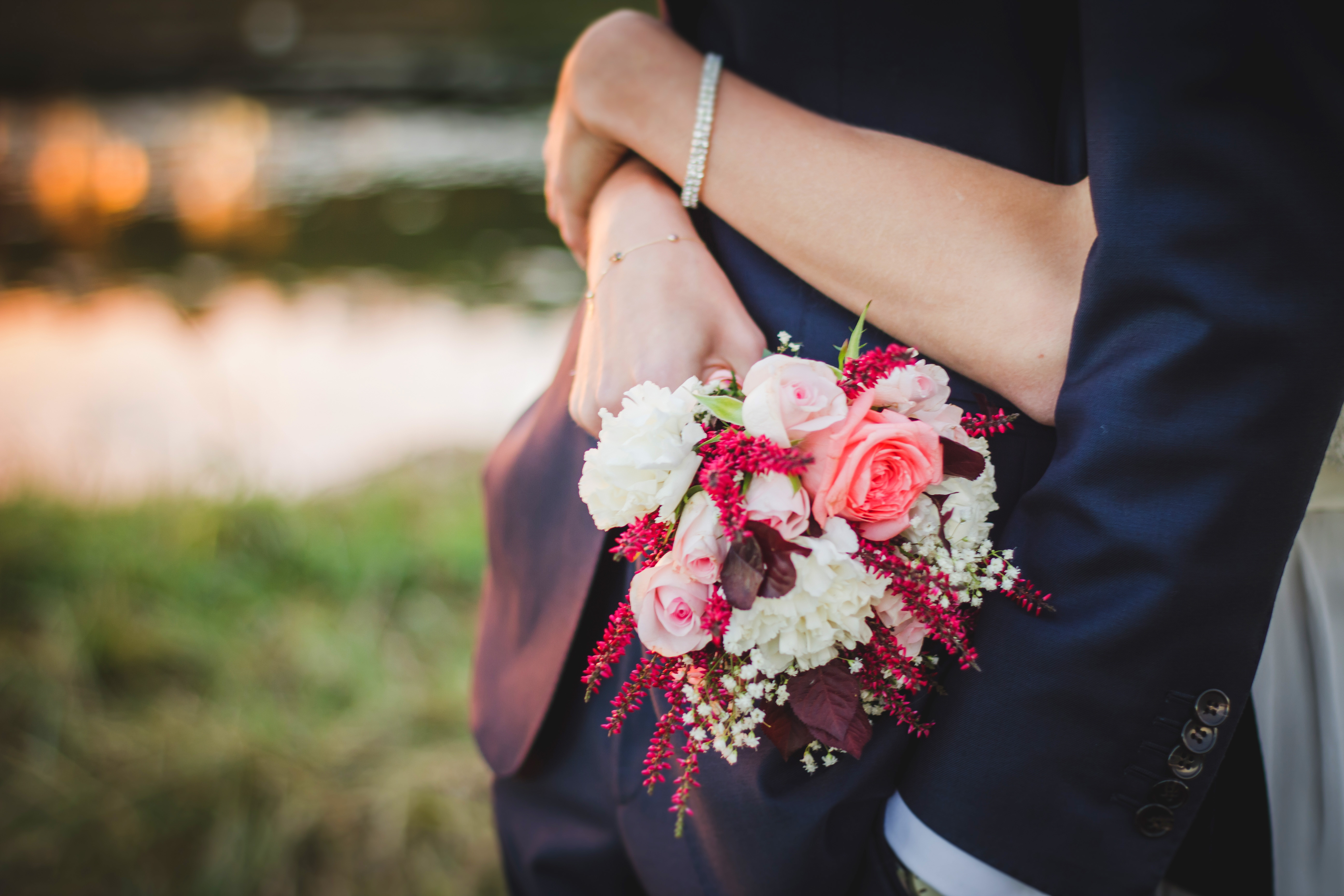 Free download high resolution image - free image free photo free stock image public domain picture -Florist hands with big floral bouquet