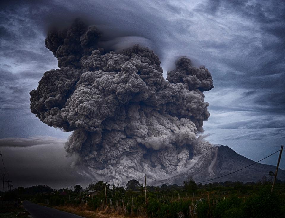 Free download high resolution image - free image free photo free stock image public domain picture  The volcano Eyjafjallajokull erupting in Iceland