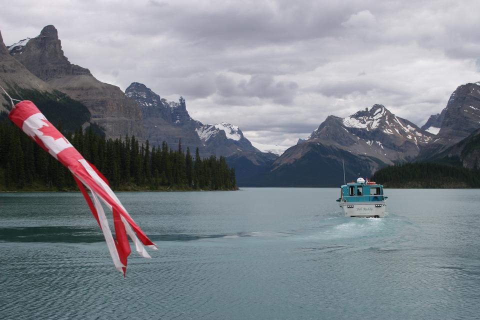 Free download high resolution image - free image free photo free stock image public domain picture  Boat trip on Maligne Lake in Jasper National Park