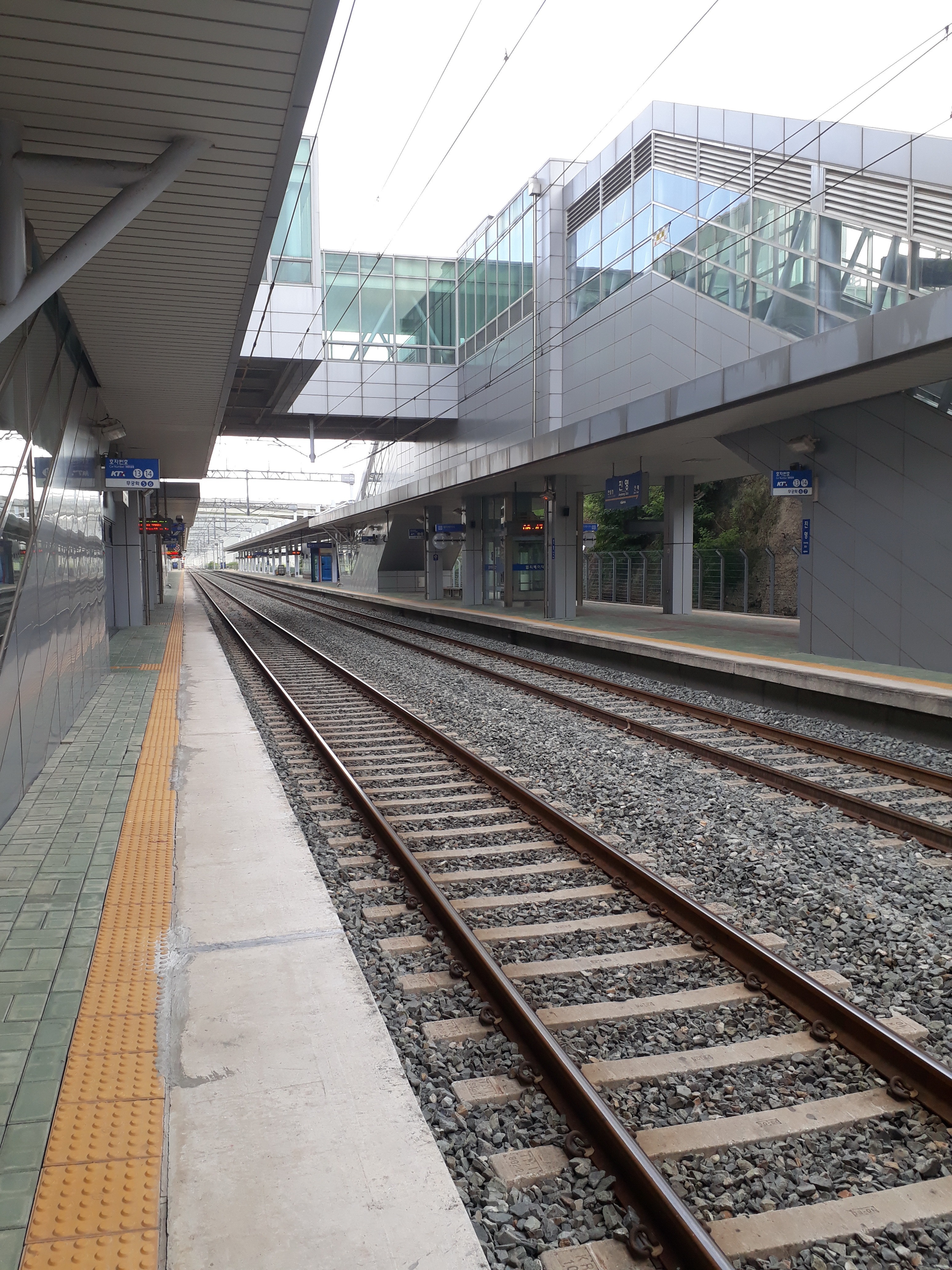 Free download high resolution image - free image free photo free stock image public domain picture -The platform of Jinyoung metro station