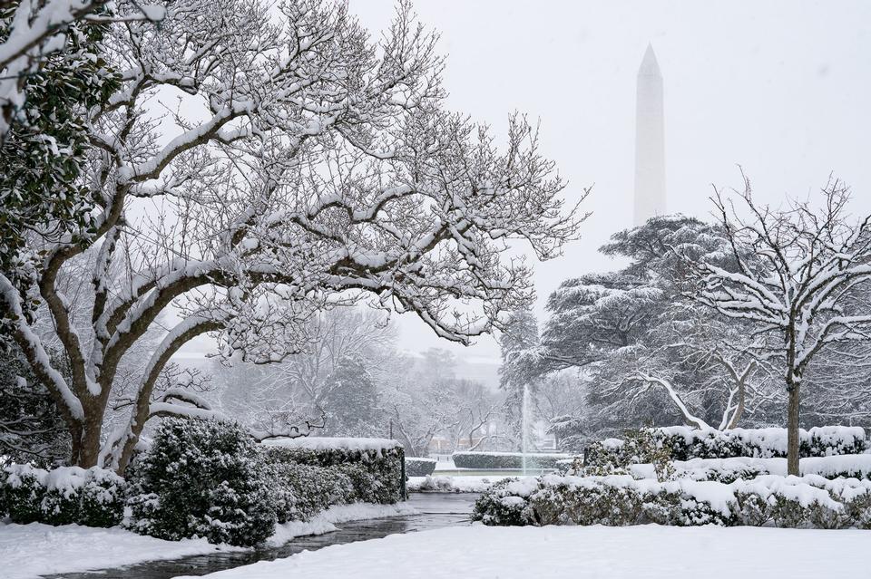 Free download high resolution image - free image free photo free stock image public domain picture  The Rose Garden of the White House is seen covered in snow