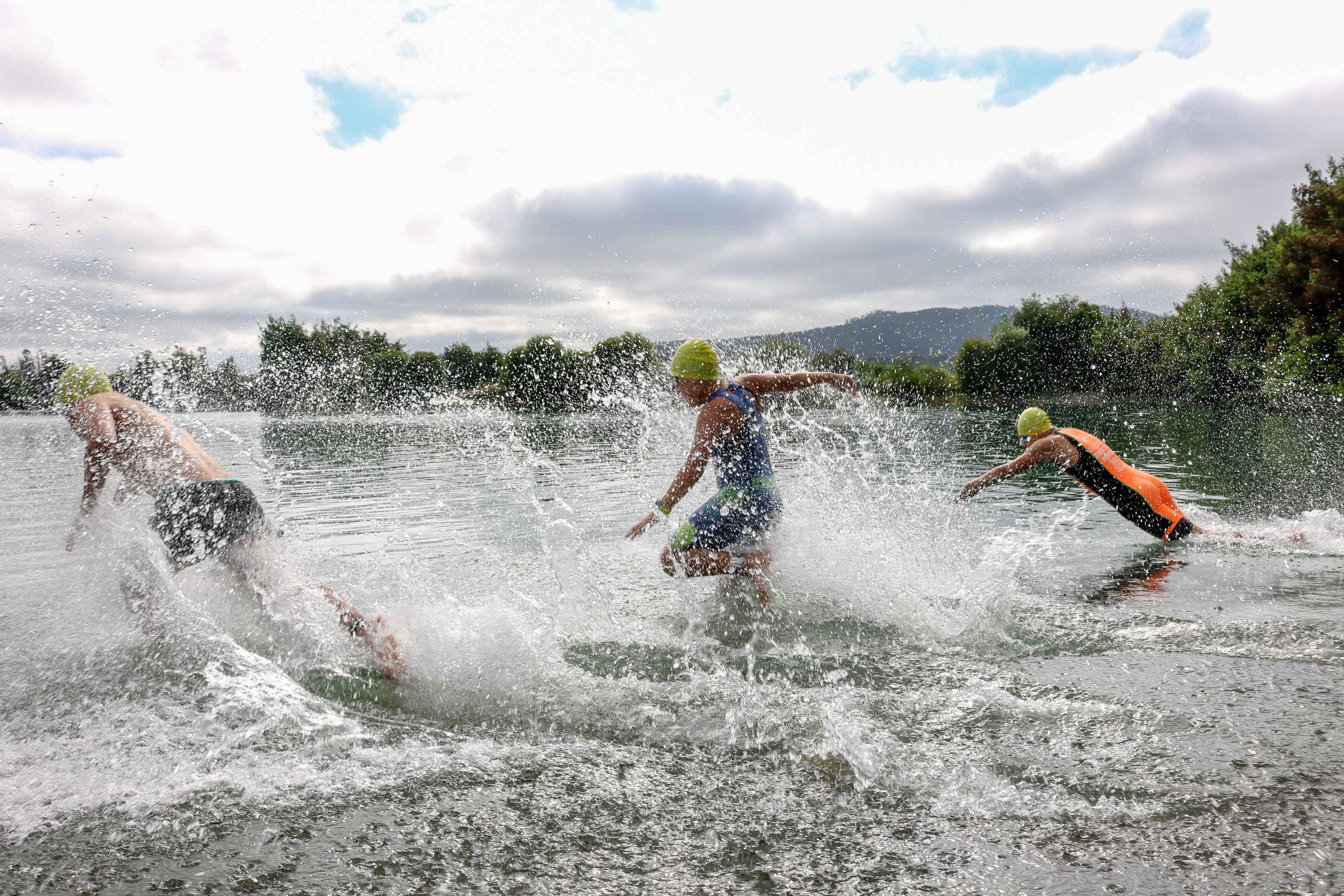 Free download high resolution image - free image free photo free stock image public domain picture -Three triathlon participants running into the water for swim