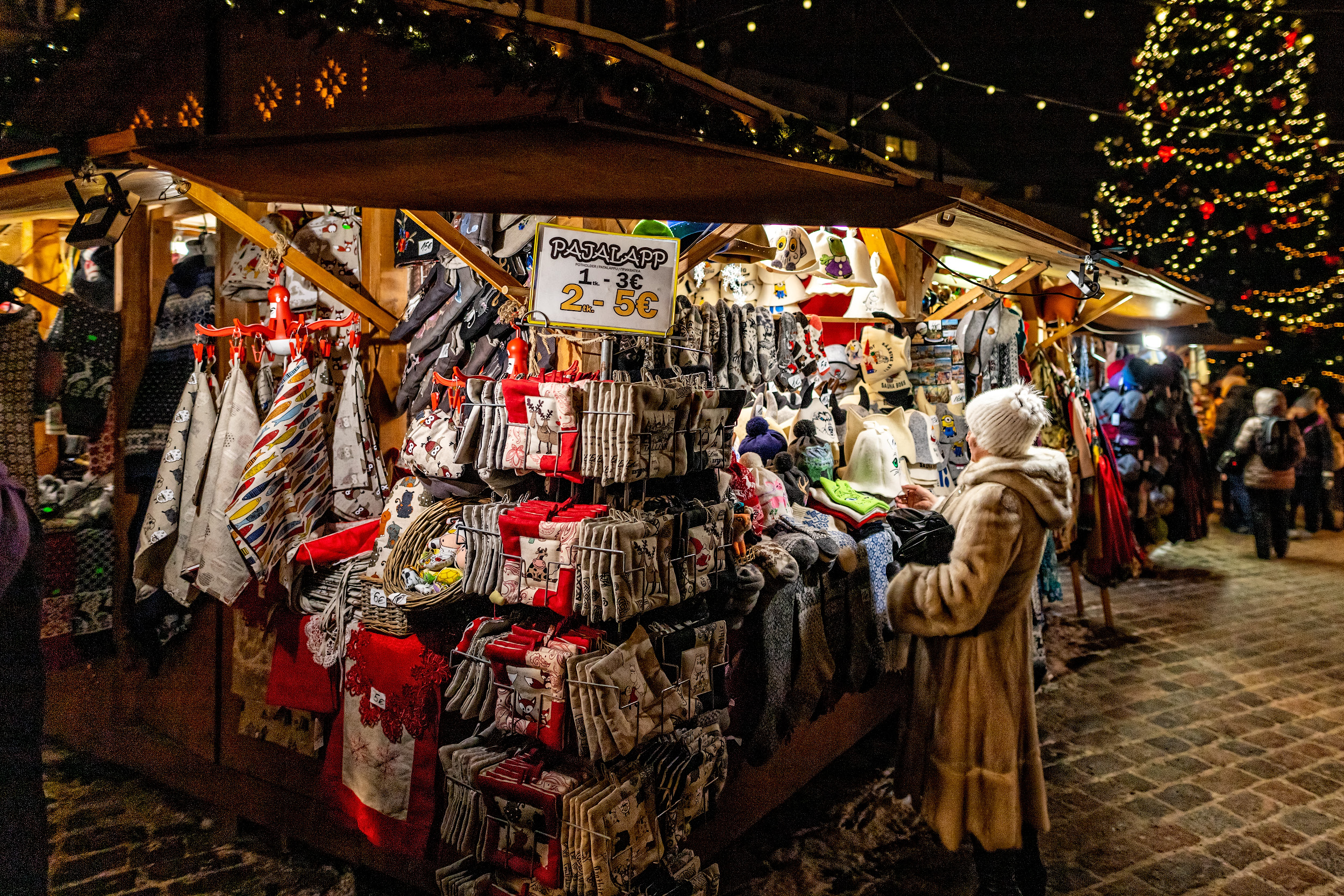 Free download high resolution image - free image free photo free stock image public domain picture -Woman shopping on traditional Christmas market