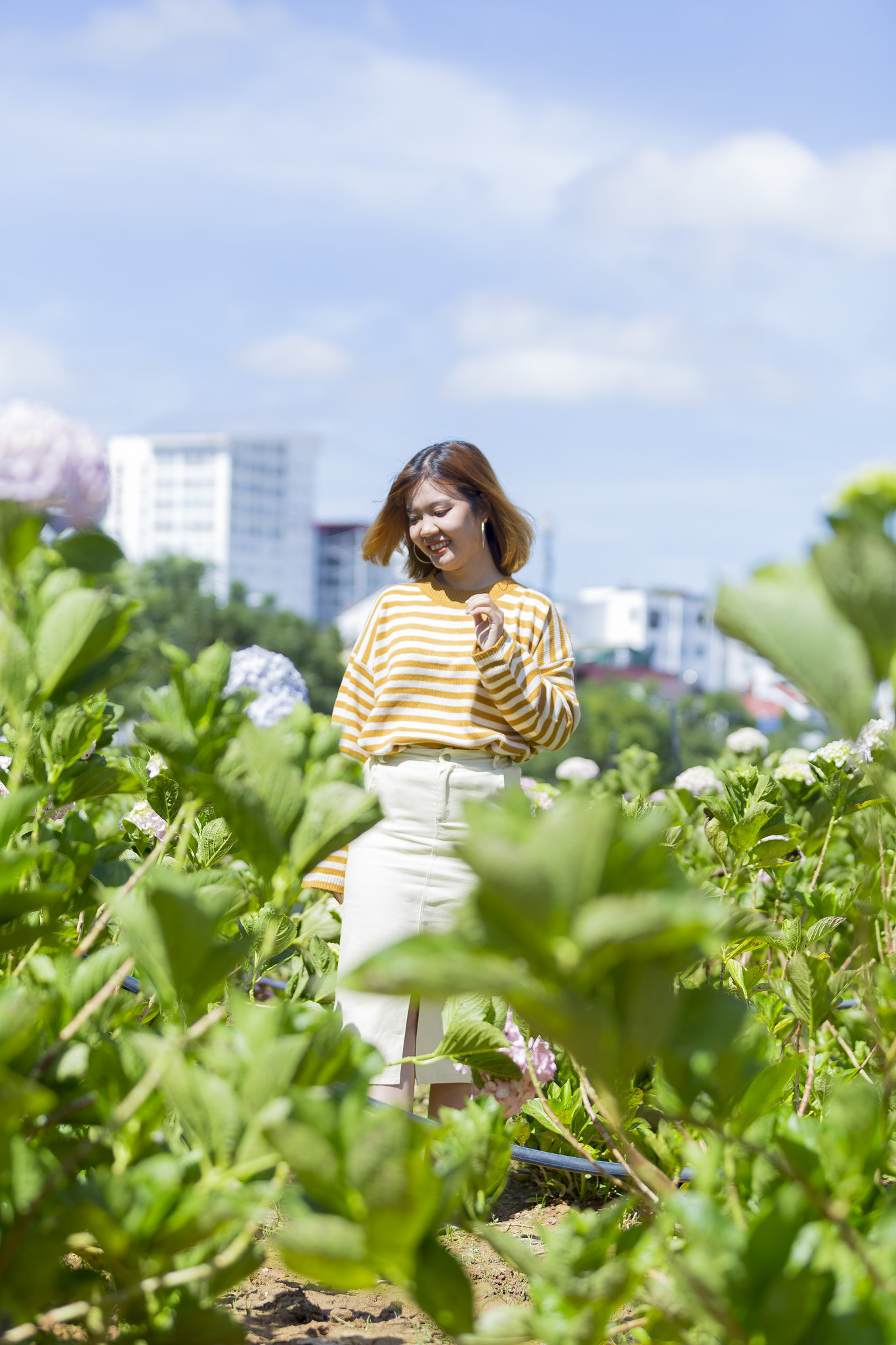 Free download high resolution image - free image free photo free stock image public domain picture -Beautiful Asian Girl smell of the flower