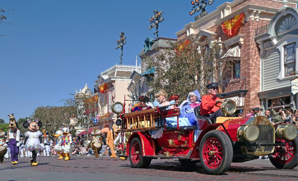 Free download high resolution image - free image free photo free stock image public domain picture  The Disney Parade