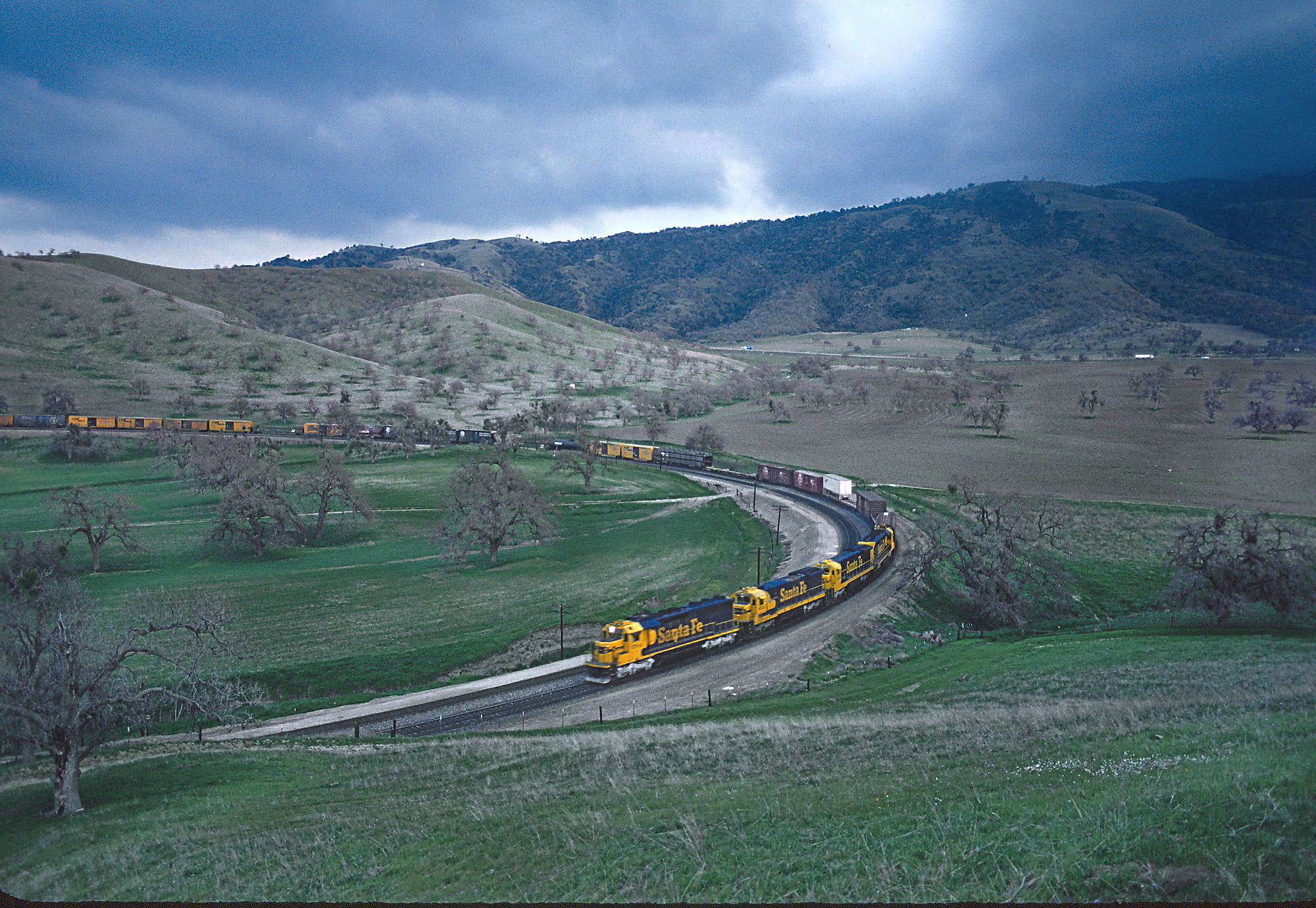 Free download high resolution image - free image free photo free stock image public domain picture -Diesel electric locomotives drag their train up