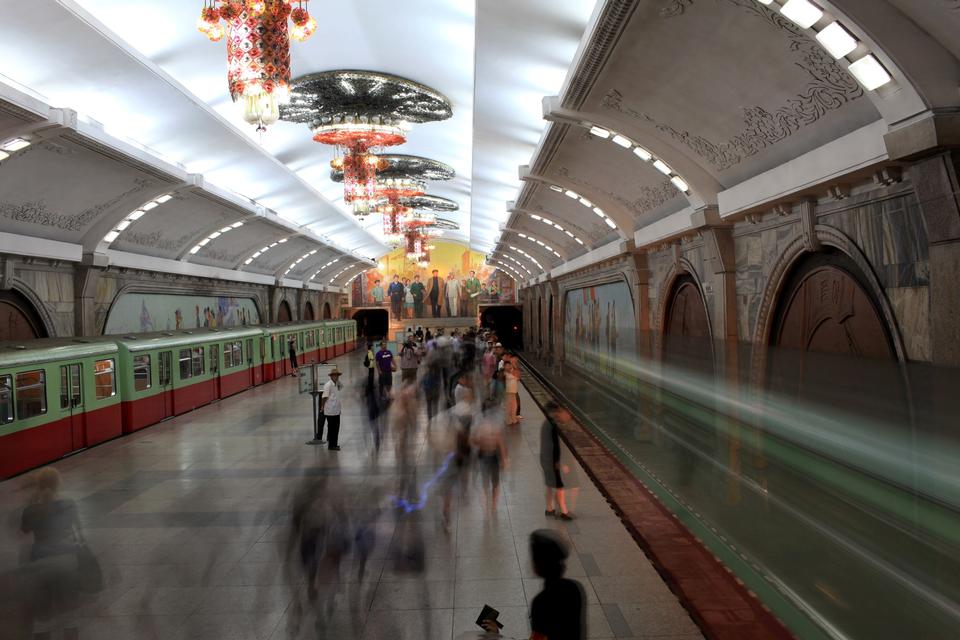 Free download high resolution image - free image free photo free stock image public domain picture  The Puhung subway station on a working day