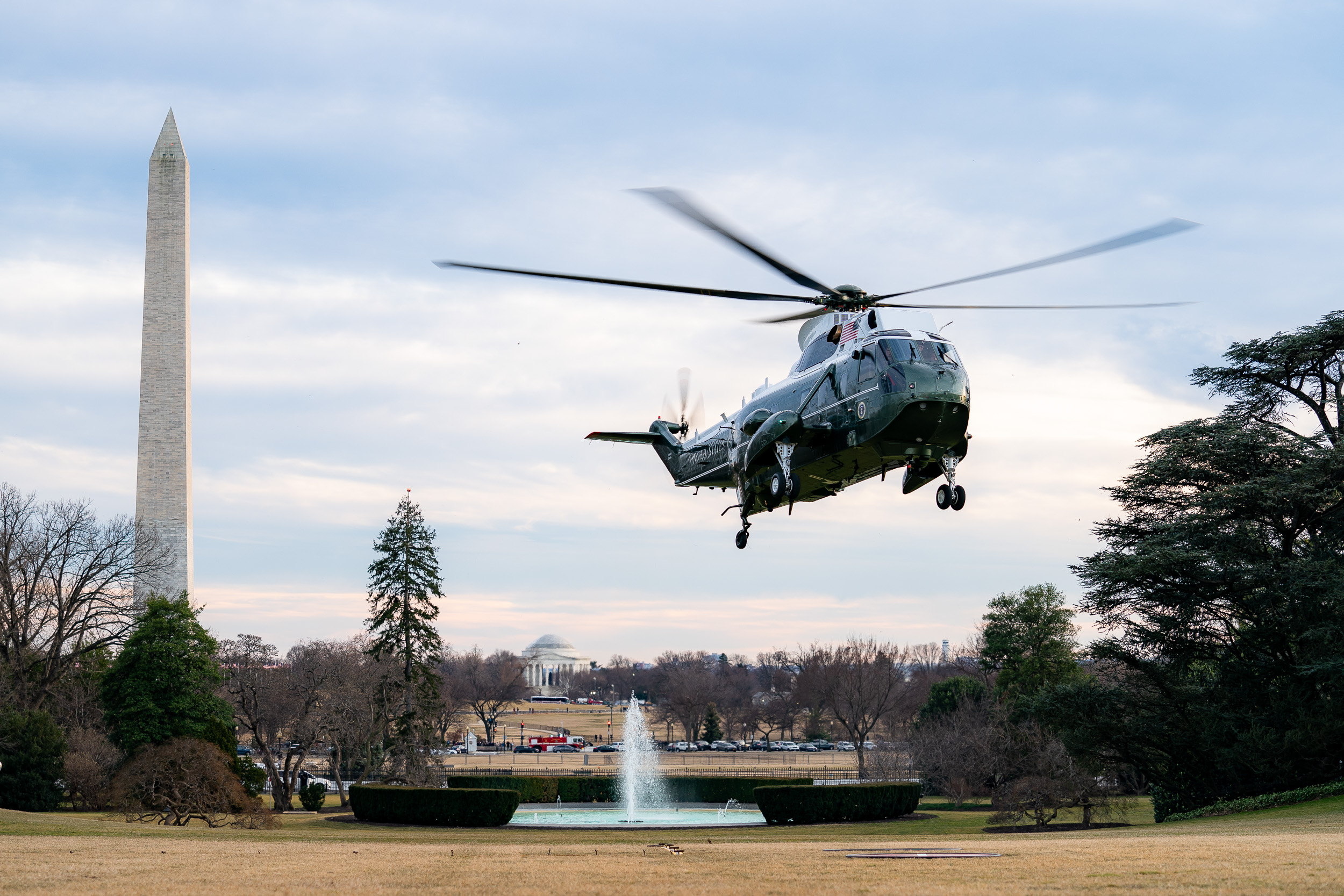 Free download high resolution image - free image free photo free stock image public domain picture -Marine One Lands on the South Lawn