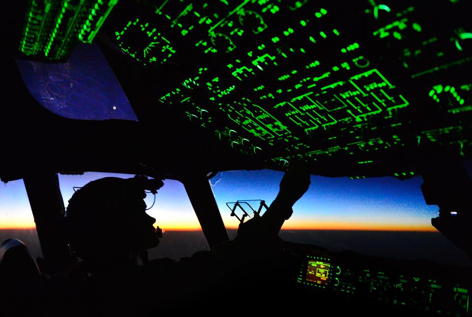 Free download high resolution image - free image free photo free stock image public domain picture  the cockpit lighting controls in a C-17