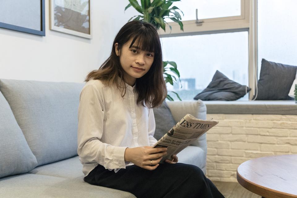 Free download high resolution image - free image free photo free stock image public domain picture  A pretty asian business woman reading the newspaper