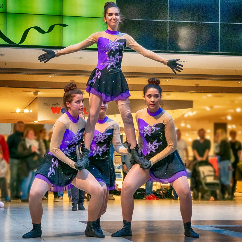 Free download high resolution image - free image free photo free stock image public domain picture  Group of cheerleaders in action