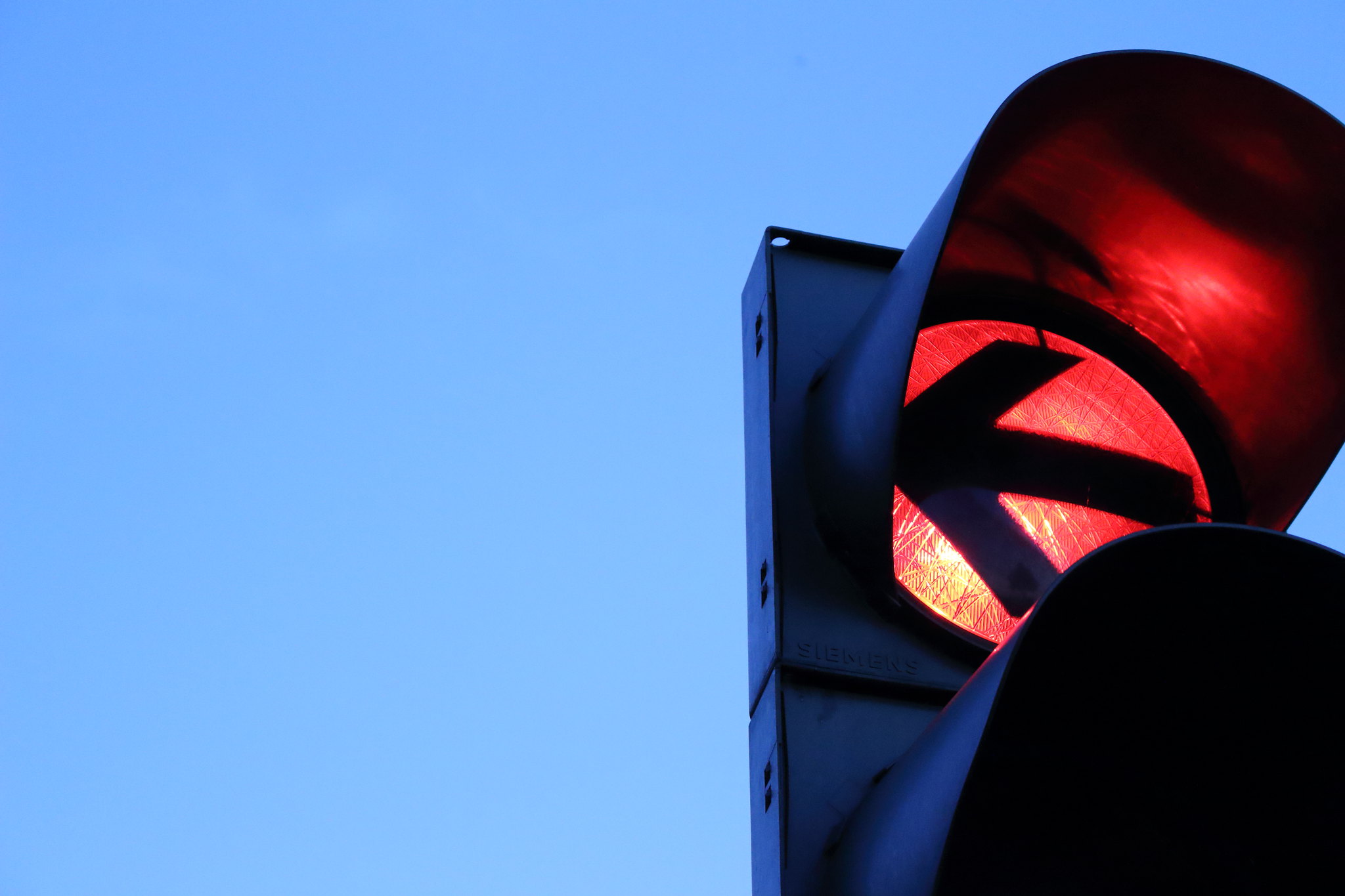 Free download high resolution image - free image free photo free stock image public domain picture -Red traffic light in the city street