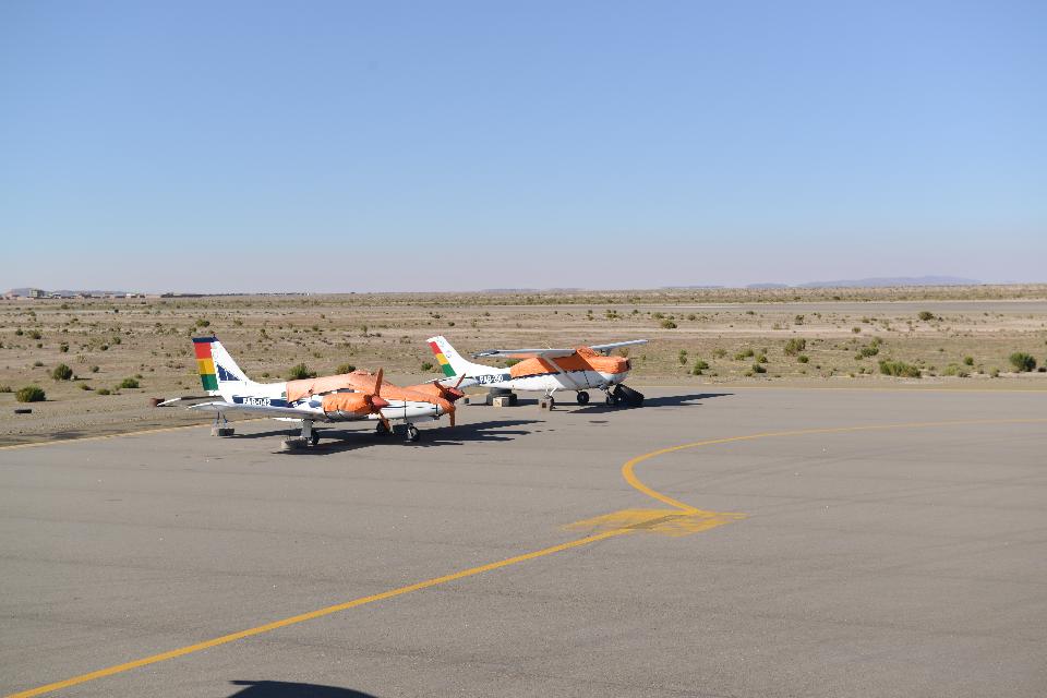 Free download high resolution image - free image free photo free stock image public domain picture  Boliviana de Aviacion plane at El Alto International Airport