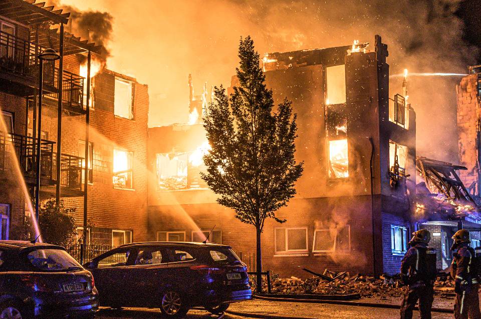 Free download high resolution image - free image free photo free stock image public domain picture  Burning building in thick smoke