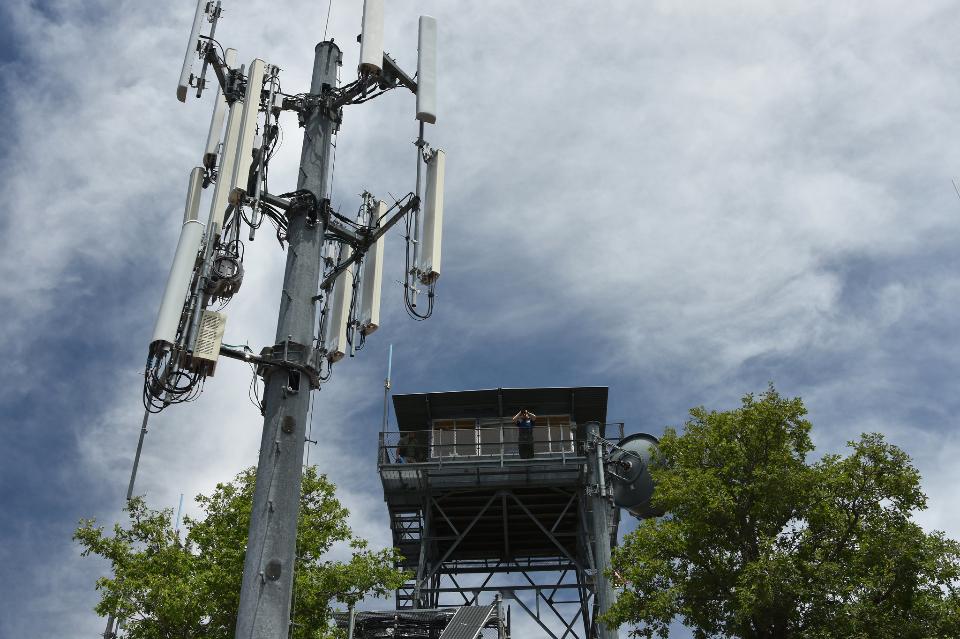 Free download high resolution image - free image free photo free stock image public domain picture  Radio equipment at the base of the lookout