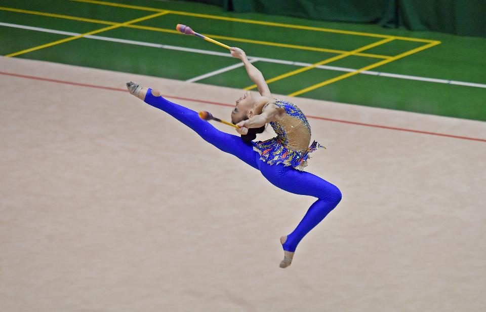 Free download high resolution image - free image free photo free stock image public domain picture  Beautiful rhythmic gymnast in professional arena