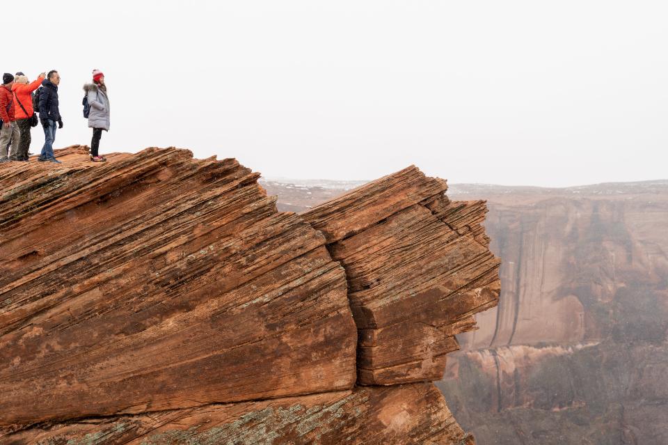 Free download high resolution image - free image free photo free stock image public domain picture  tourists at horse shoe bend