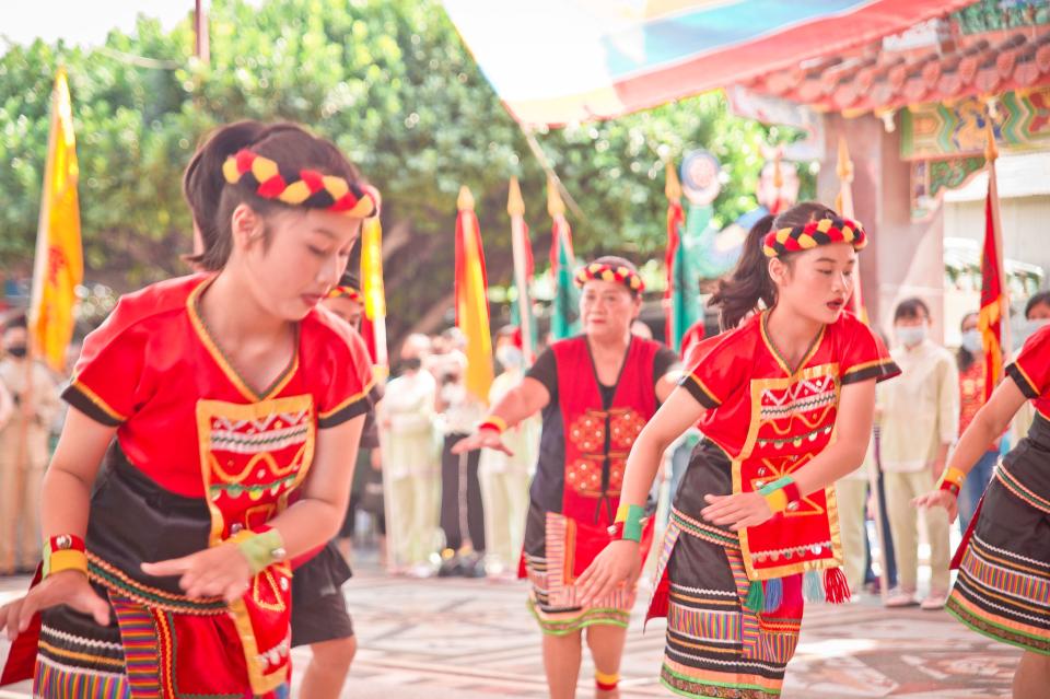 Free download high resolution image - free image free photo free stock image public domain picture  Chinese dance troupe performs traditional dance