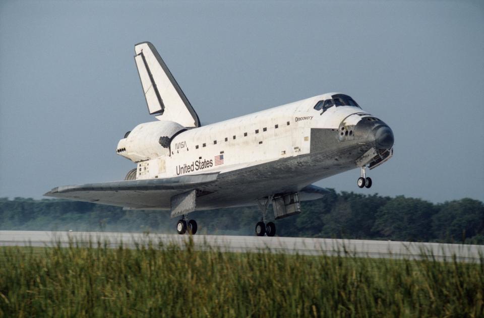 Free download high resolution image - free image free photo free stock image public domain picture  Space Shuttle Discovery STS-70