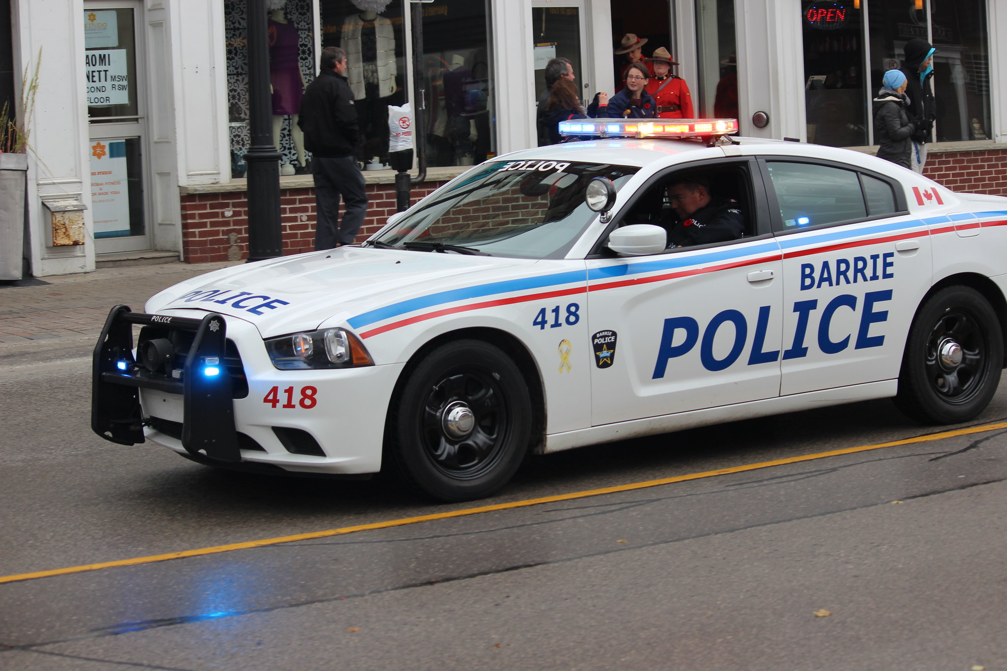 Free download high resolution image - free image free photo free stock image public domain picture -Police car with emergency lights and siren on street