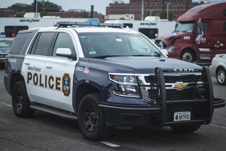 Free download high resolution image - free image free photo free stock image public domain picture  Police car with emergency lights and siren on street