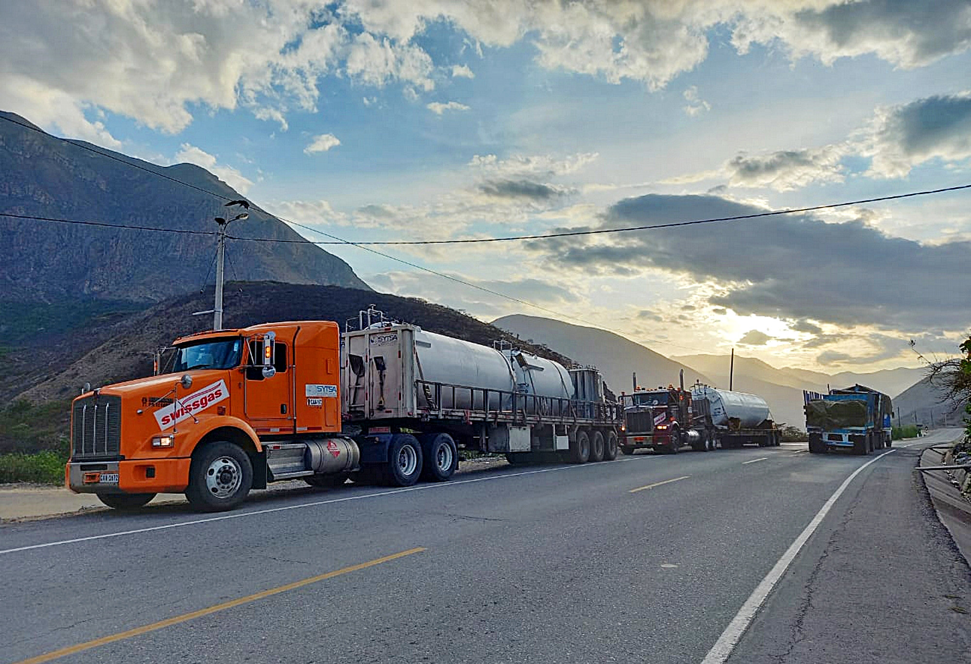 Free download high resolution image - free image free photo free stock image public domain picture -trucks passing the international border,