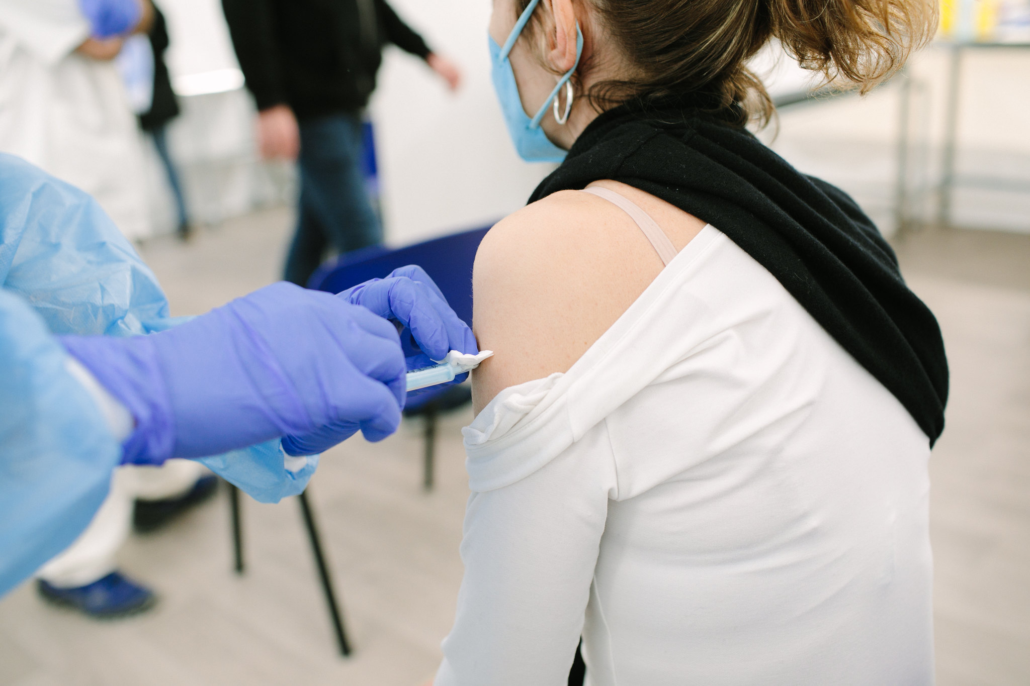 Free download high resolution image - free image free photo free stock image public domain picture -The doctor is injecting female patients