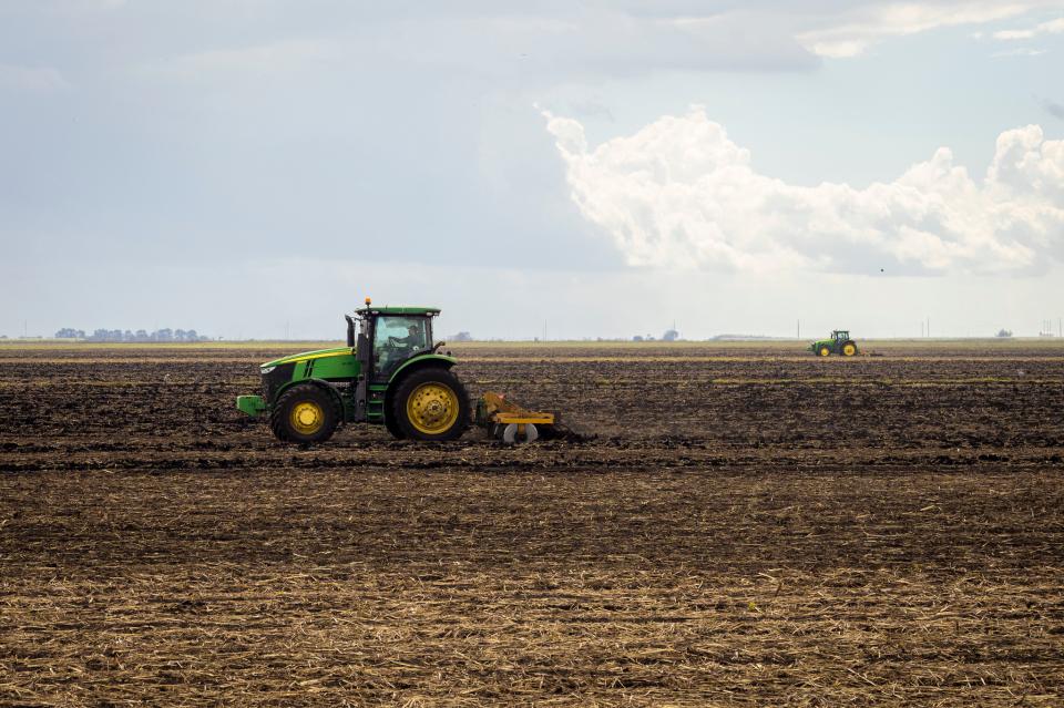 Free download high resolution image - free image free photo free stock image public domain picture  Harvester machine working in field