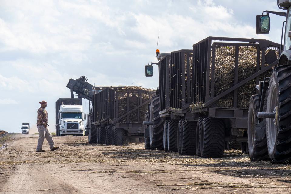 Free download high resolution image - free image free photo free stock image public domain picture  Harvester machine working in field