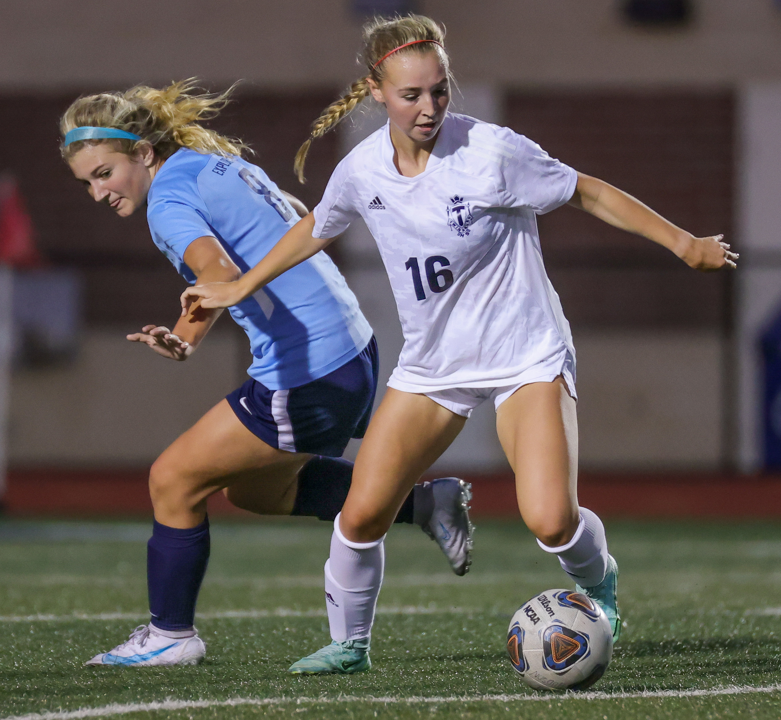 Free download high resolution image - free image free photo free stock image public domain picture -two female soccer players on the field