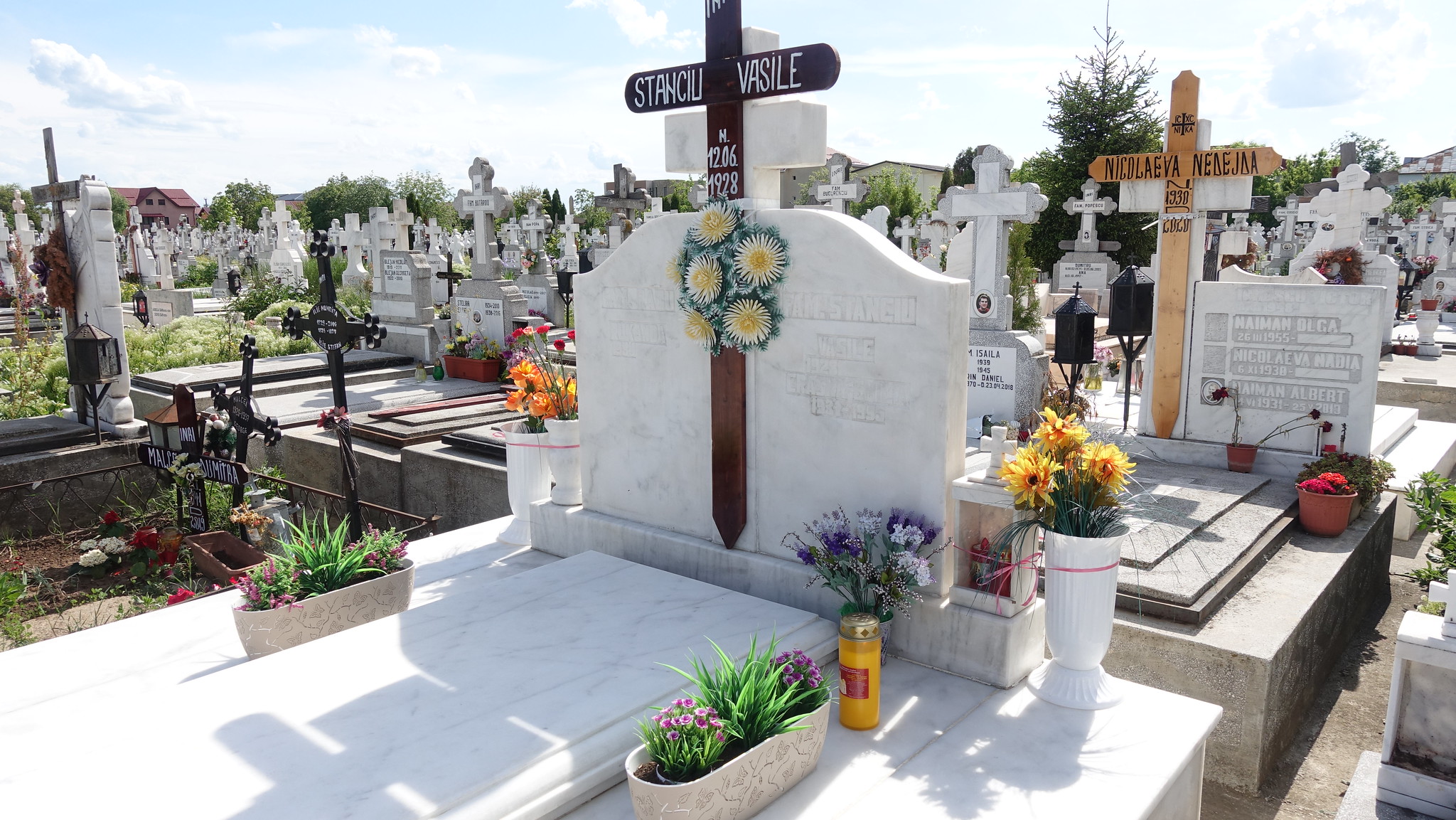 Free download high resolution image - free image free photo free stock image public domain picture -Marble cross in cemetery. Tomb decoration